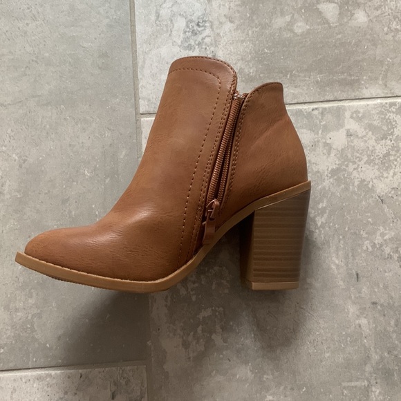 Chestnut Booties - Picture 4 of 4